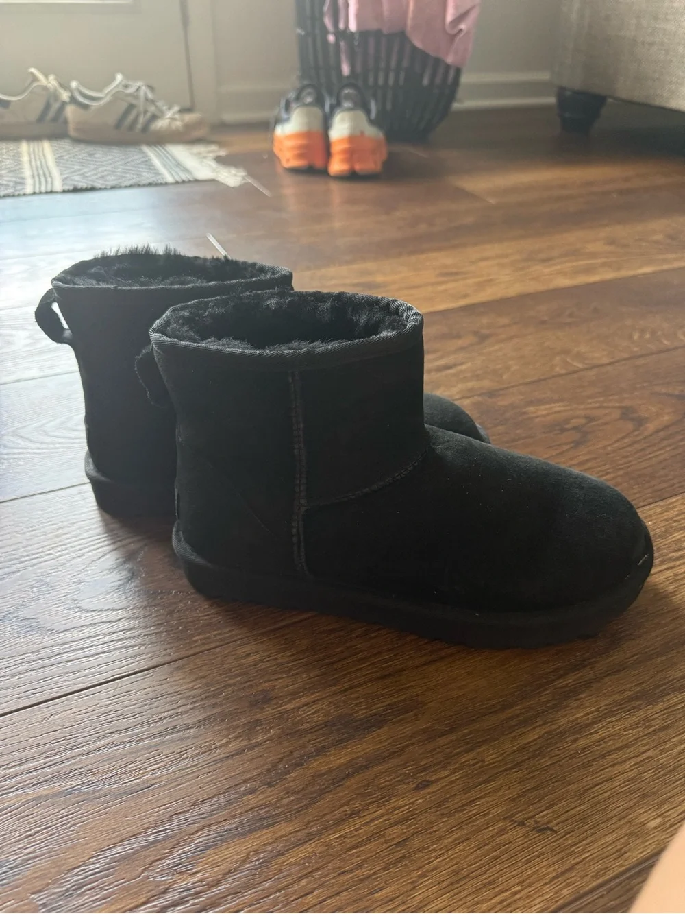 Black ugg boots